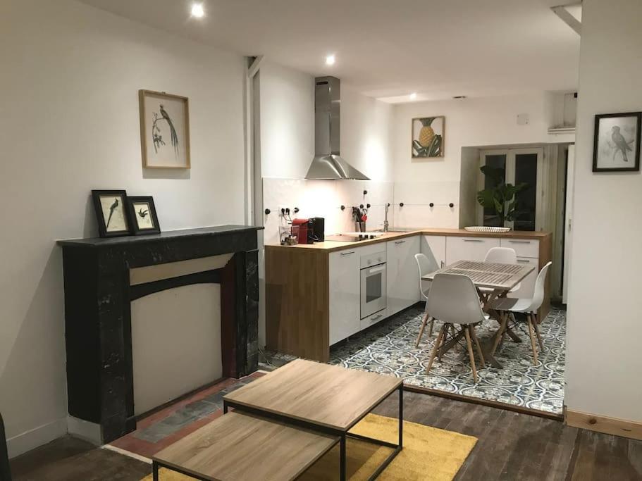 Appartement Cosy A Deux Pas De La Gare Laval  Extérieur photo