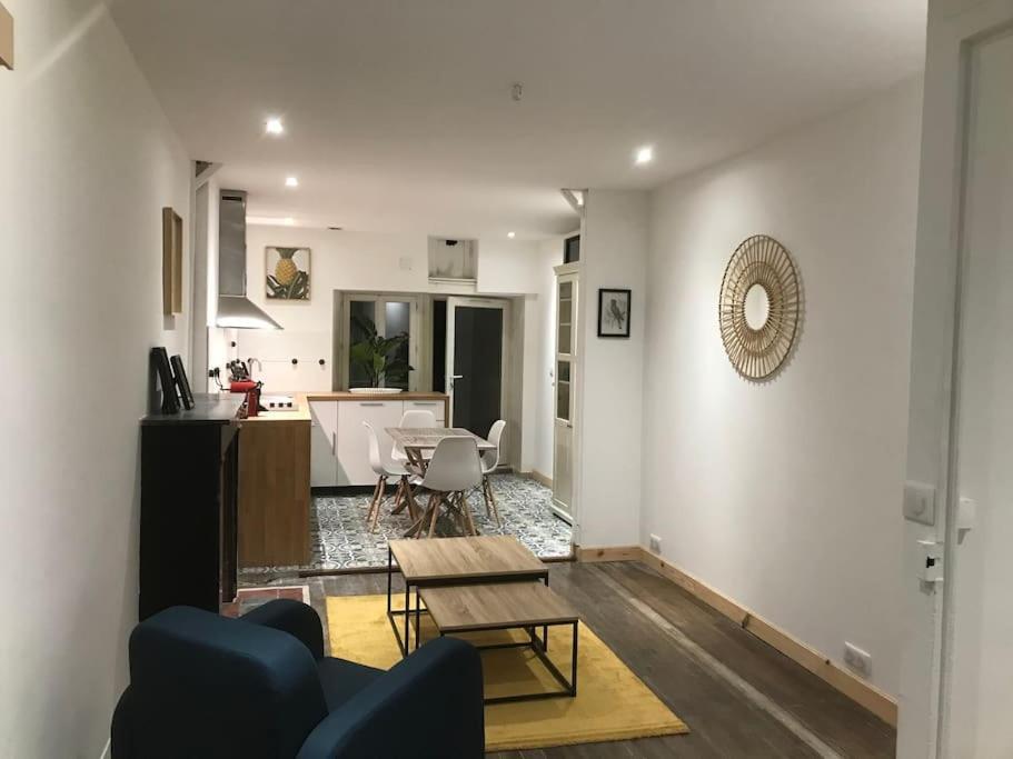 Appartement Cosy A Deux Pas De La Gare Laval  Extérieur photo